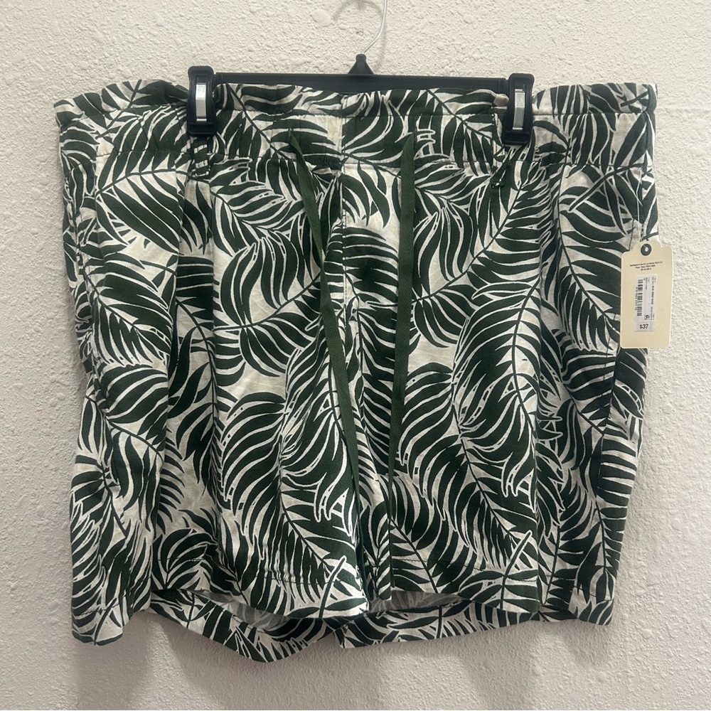 St. John's Bay Green and Cream Maui Leaf Print Linen Blend Shorts NWT 1X